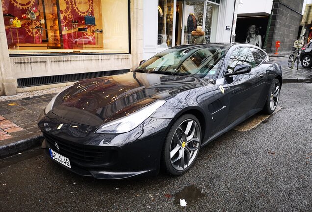 Ferrari GTC4Lusso T