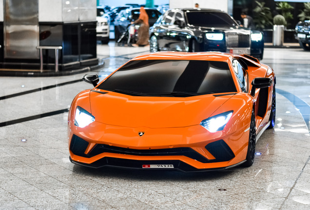 Lamborghini Aventador S LP740-4