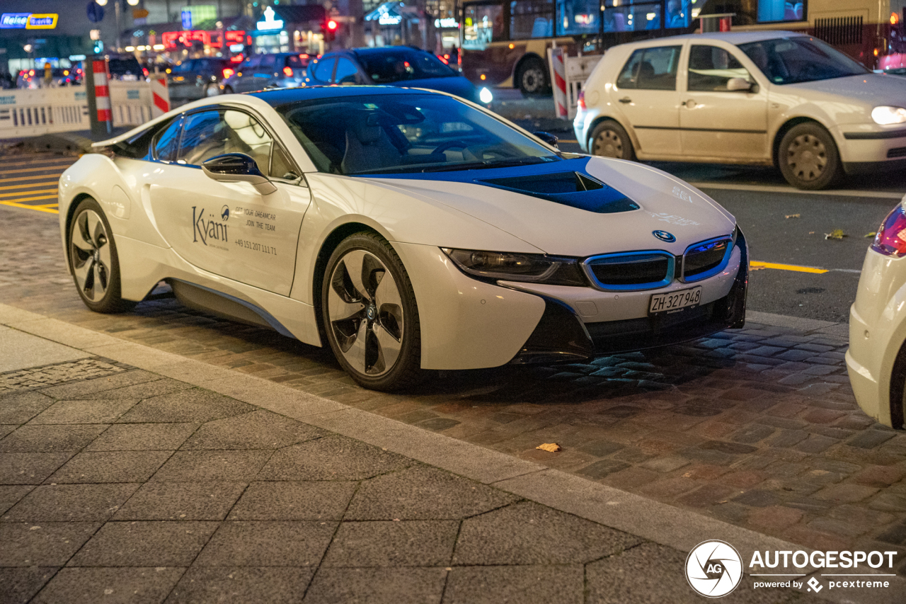 BMW i8