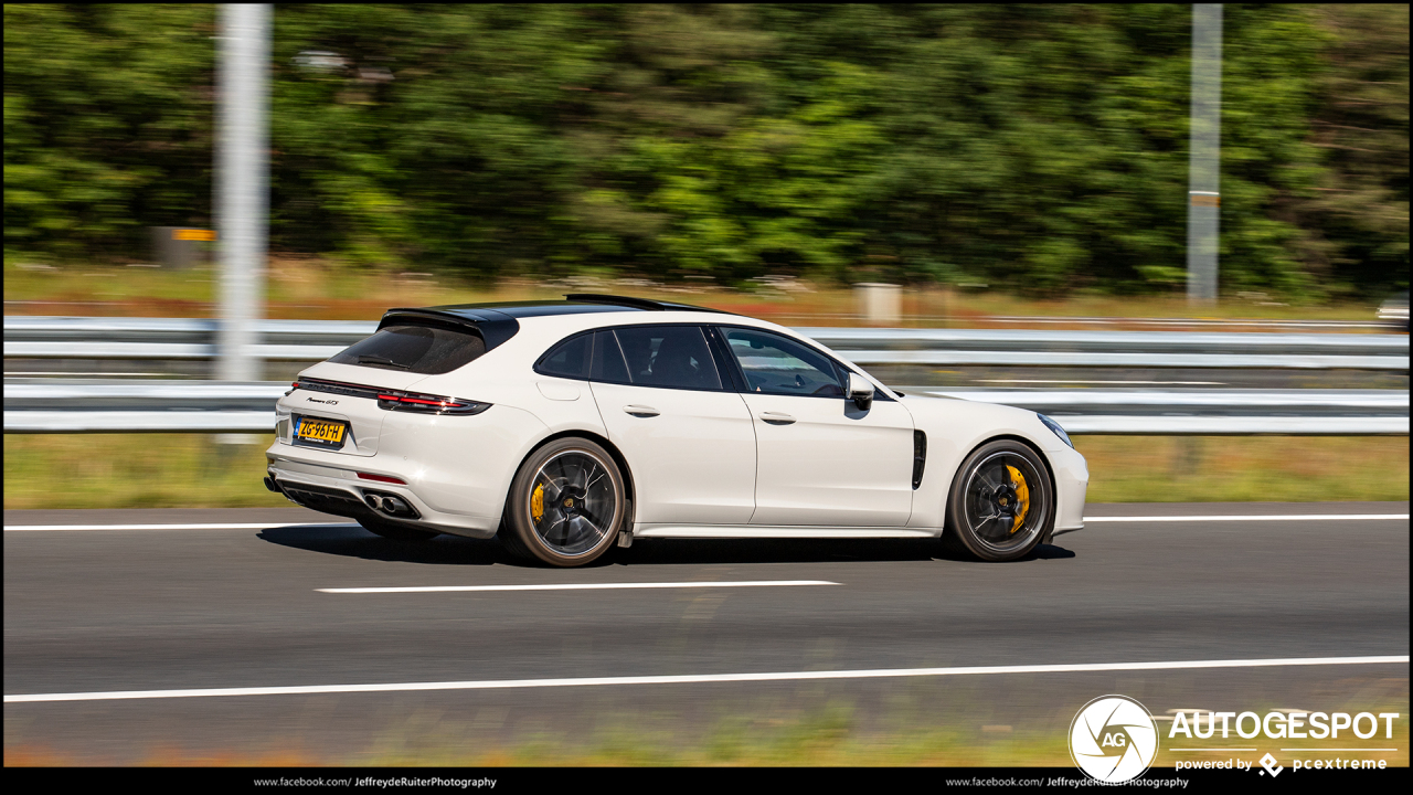 Porsche 971 Panamera GTS Sport Turismo