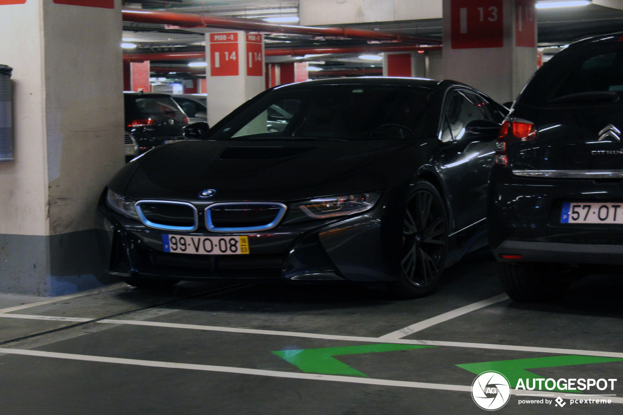 BMW i8