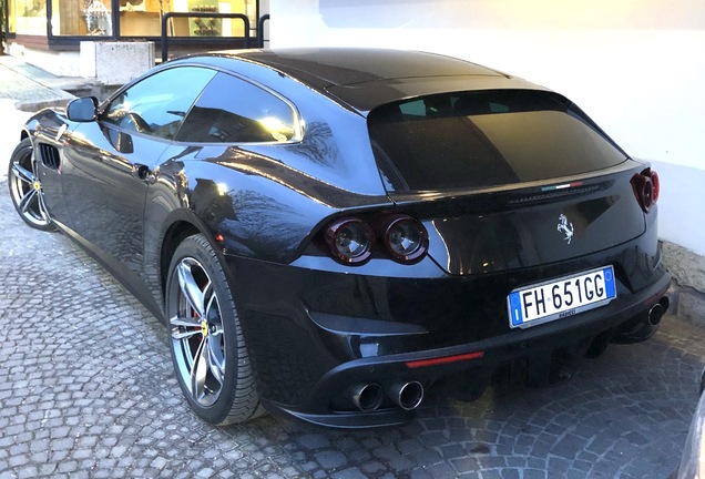 Ferrari GTC4Lusso