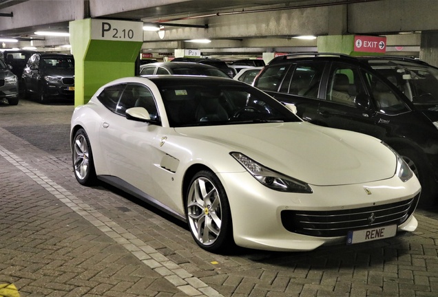 Ferrari GTC4Lusso T