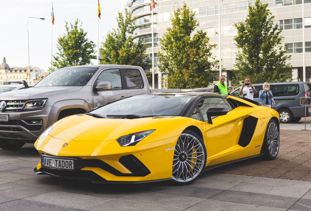 Lamborghini Aventador S LP740-4 Roadster