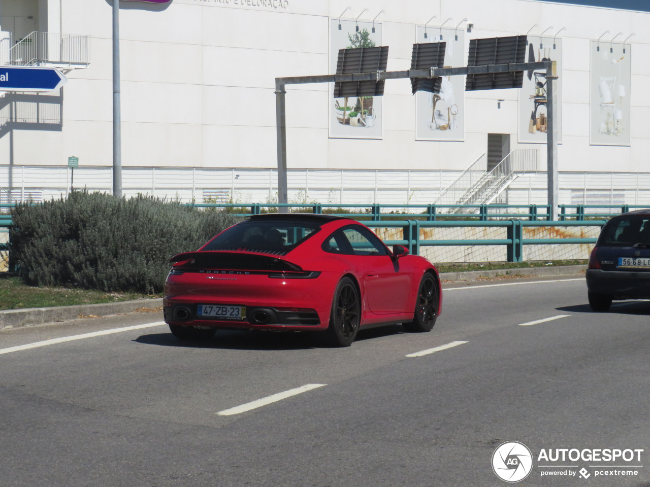 Porsche 992 Carrera 4S