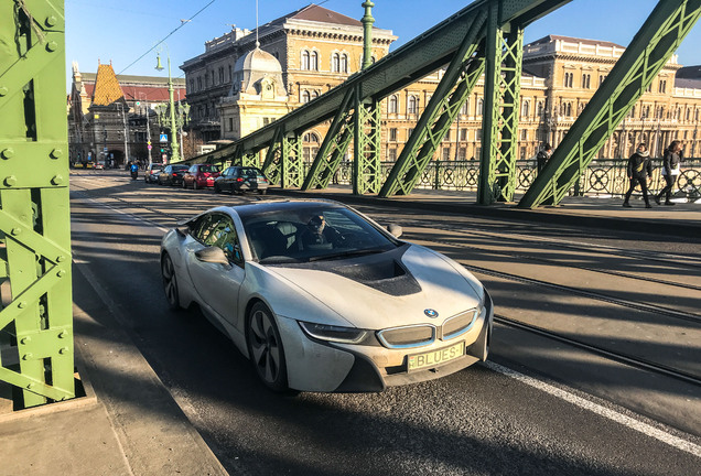 BMW i8