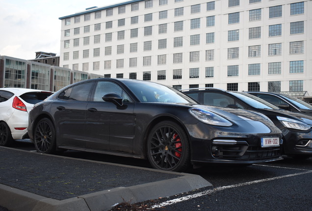 Porsche 971 Panamera Turbo