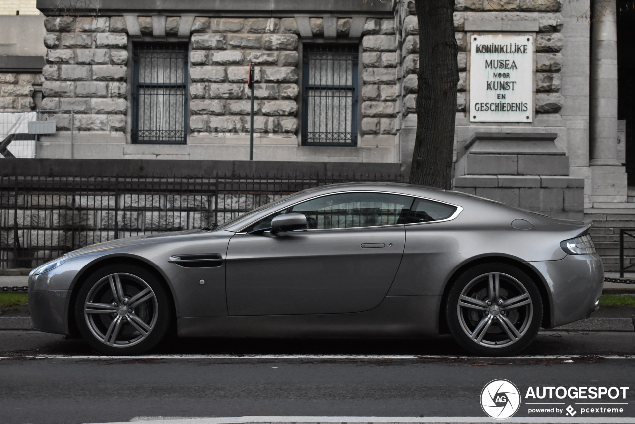 Aston Martin V8 Vantage