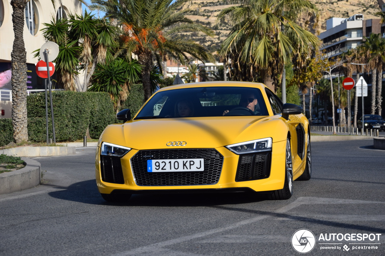 Audi R8 V10 Plus 2015