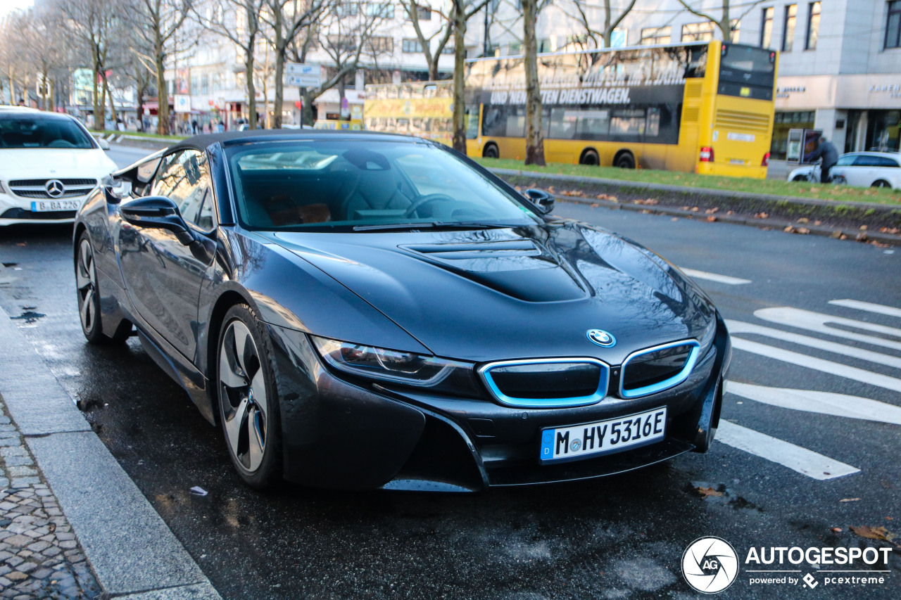 BMW i8 Roadster