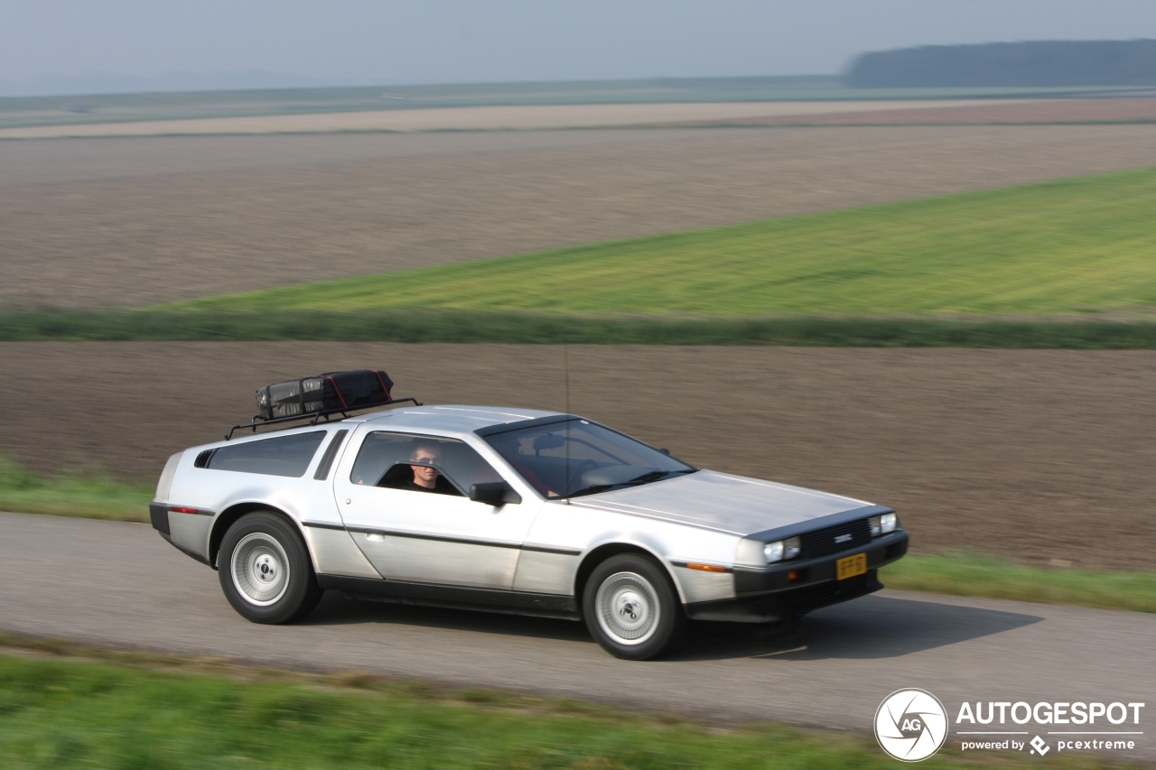 DeLorean DMC-12