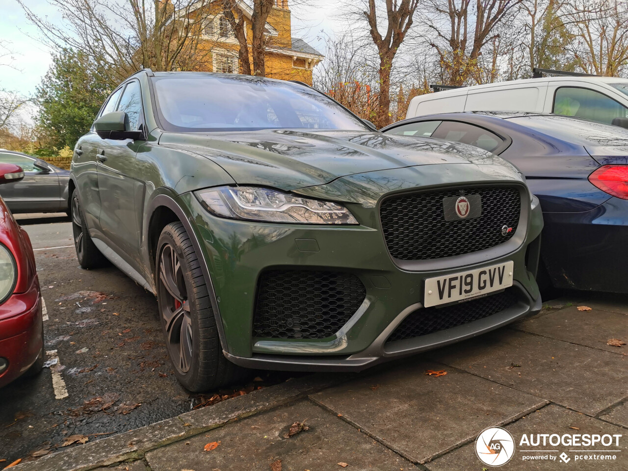 Jaguar F-PACE SVR