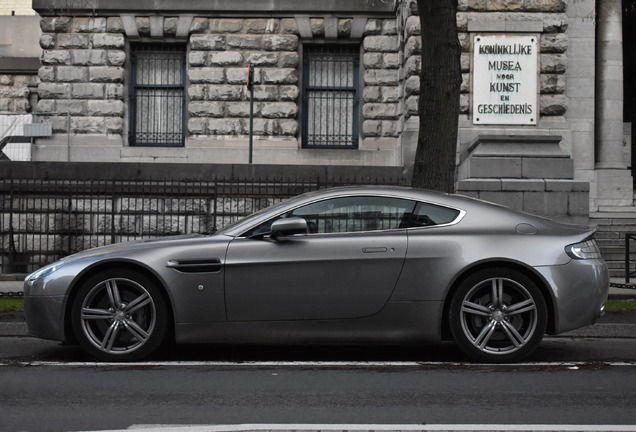 Aston Martin V8 Vantage