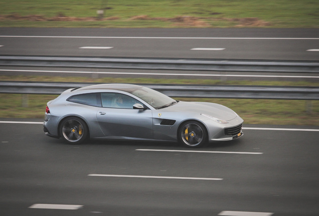 Ferrari GTC4Lusso T