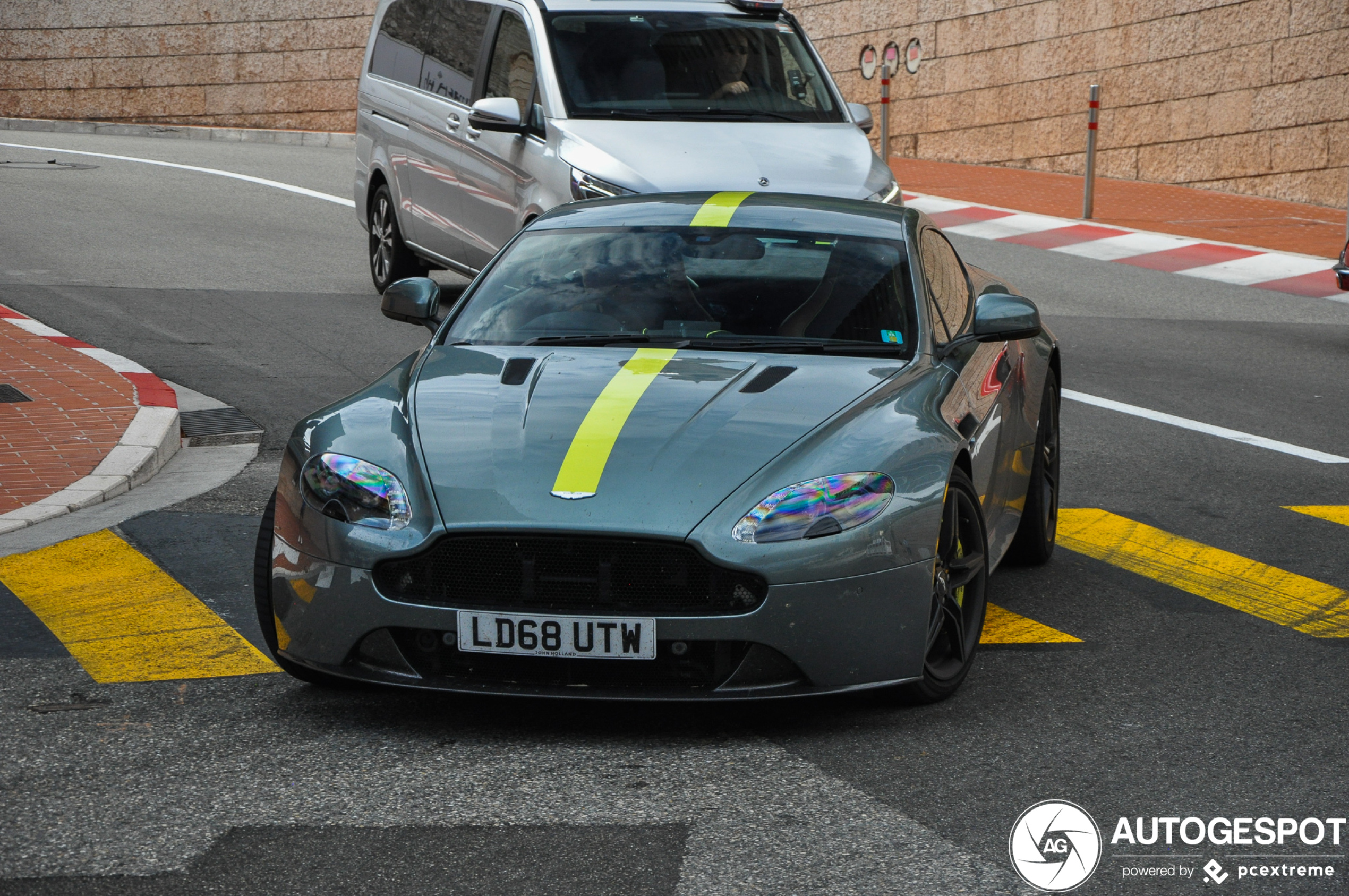 Aston Martin V8 Vantage AMR