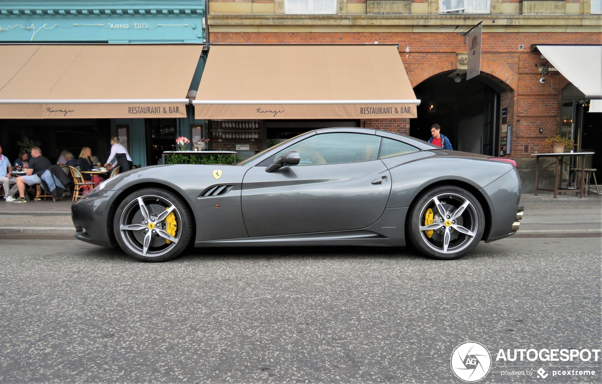 Ferrari California