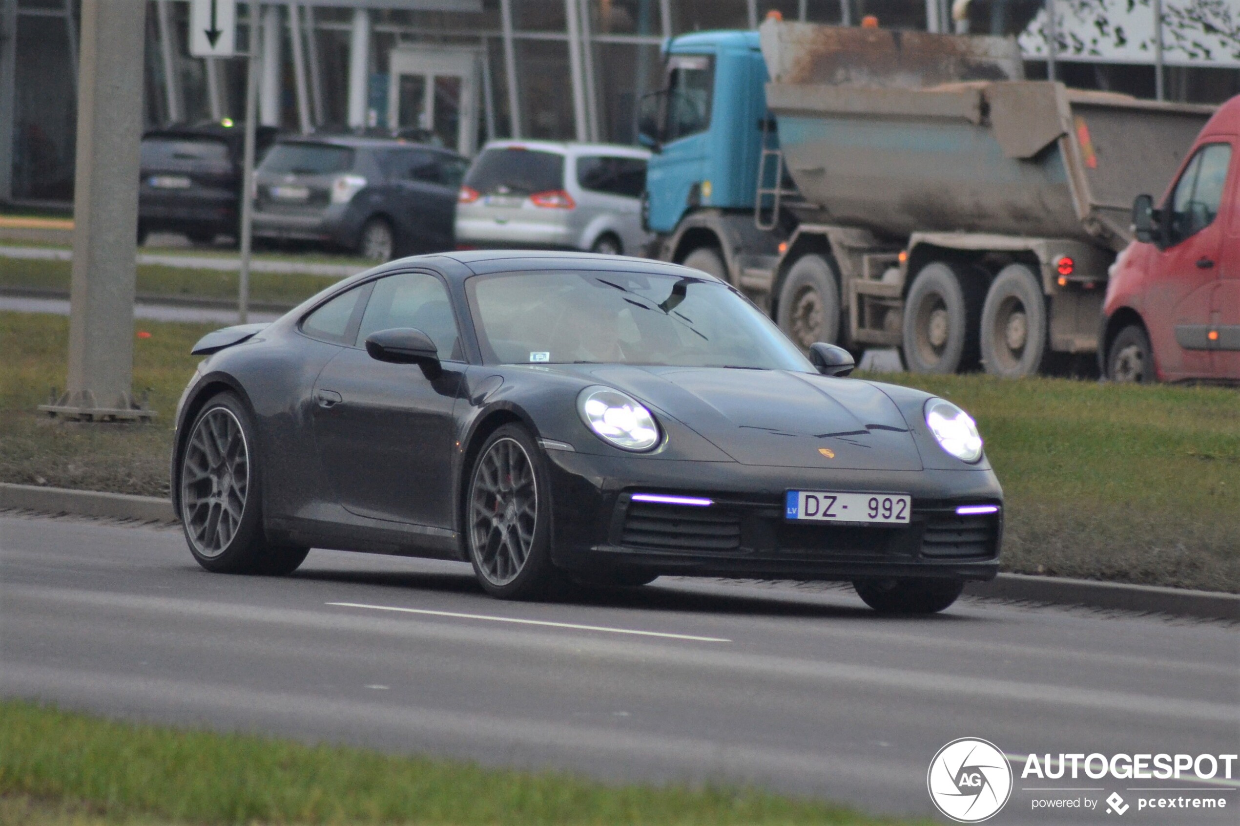 Porsche 992 Carrera 4S