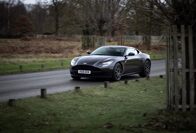 Aston Martin DB11 V8