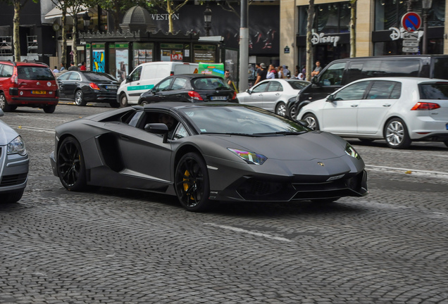 Lamborghini Aventador LP720-4 Roadster 50° Anniversario