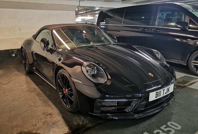 Porsche 992 Carrera 4S Cabriolet