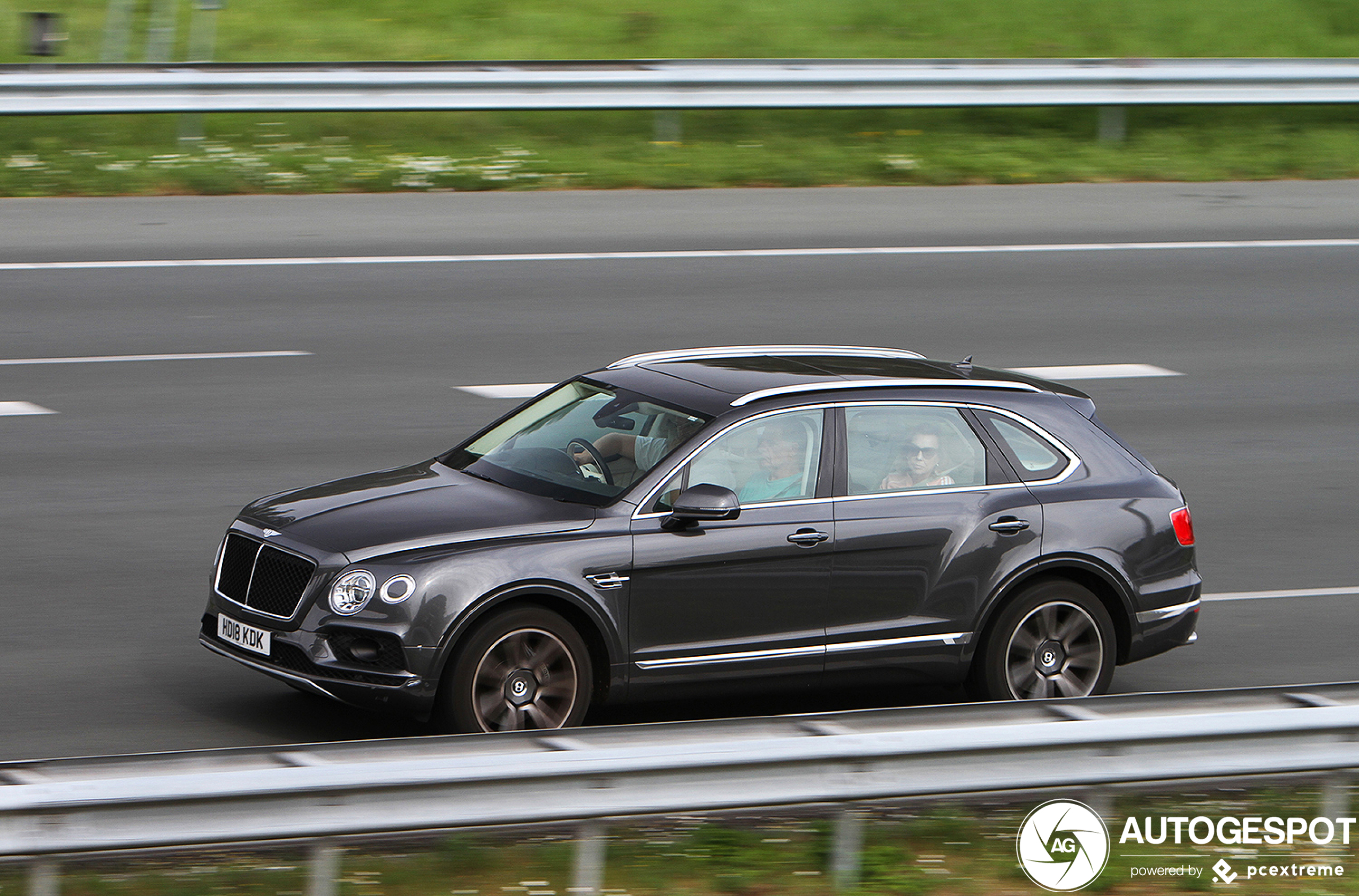 Bentley Bentayga V8