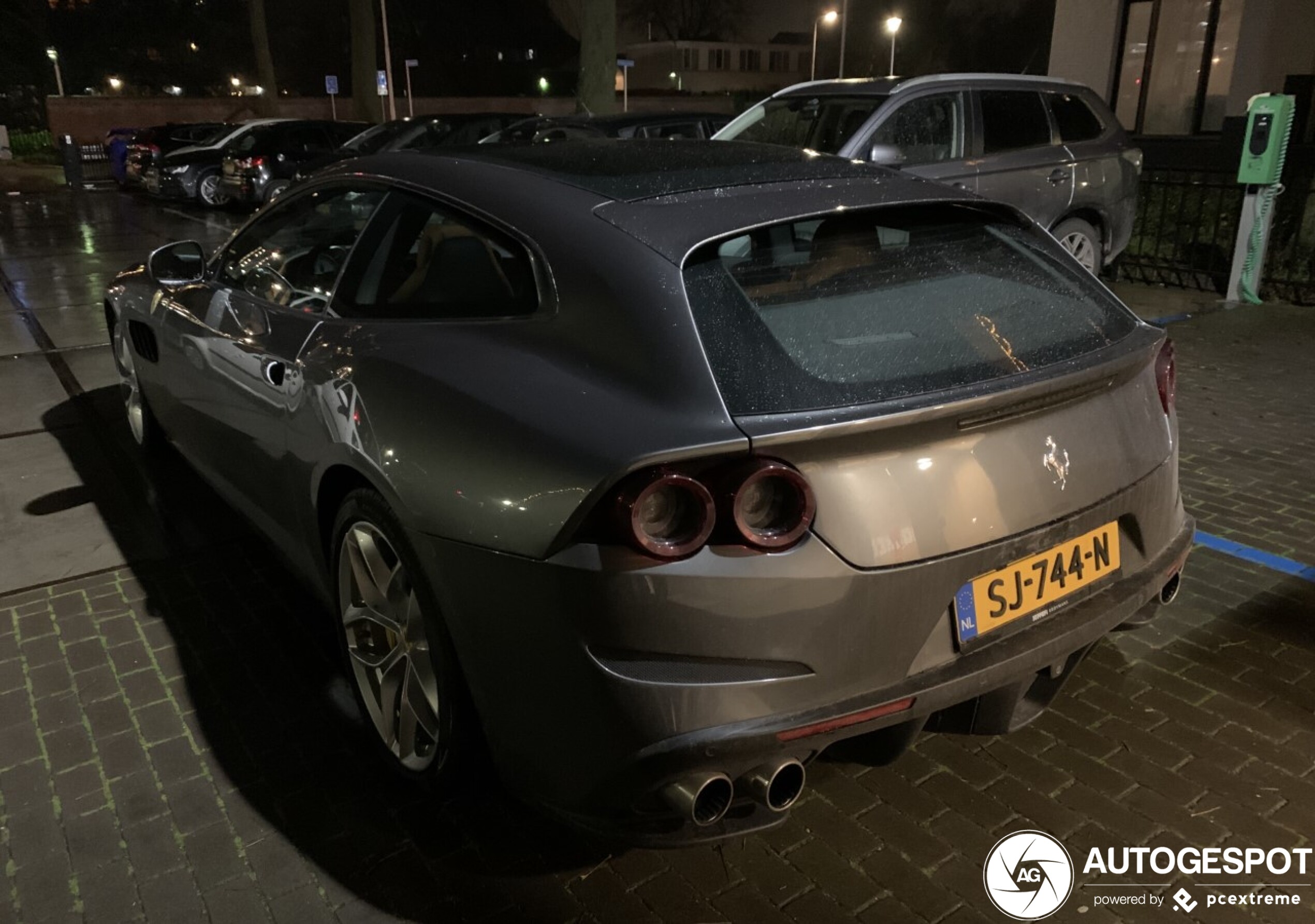 Ferrari GTC4Lusso T