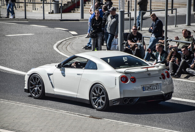 Nissan GT-R 2014