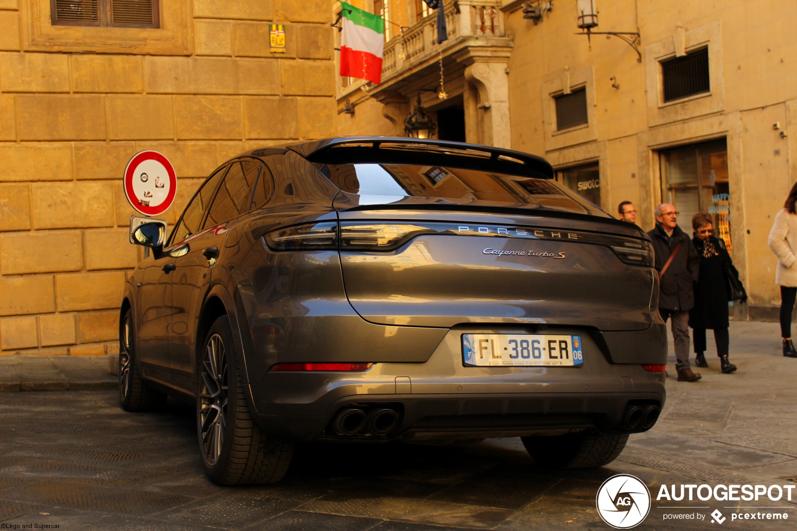 File:Porsche Cayenne Coupé Turbo S E-Hybrid at IAA 2019 IMG 0254