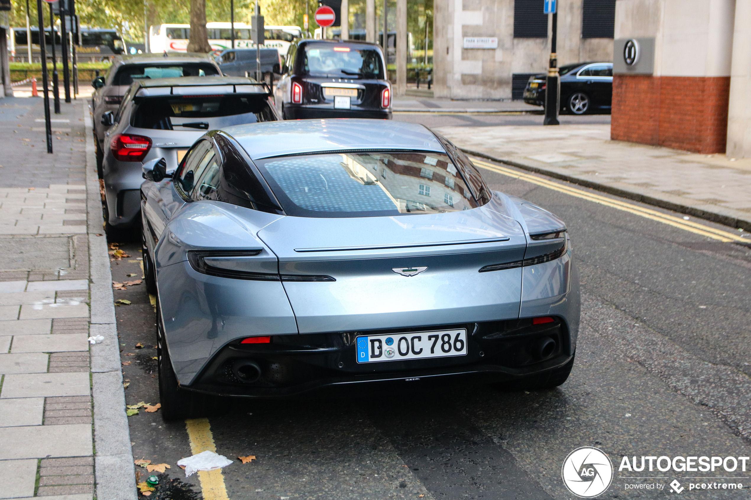 Aston Martin DB11