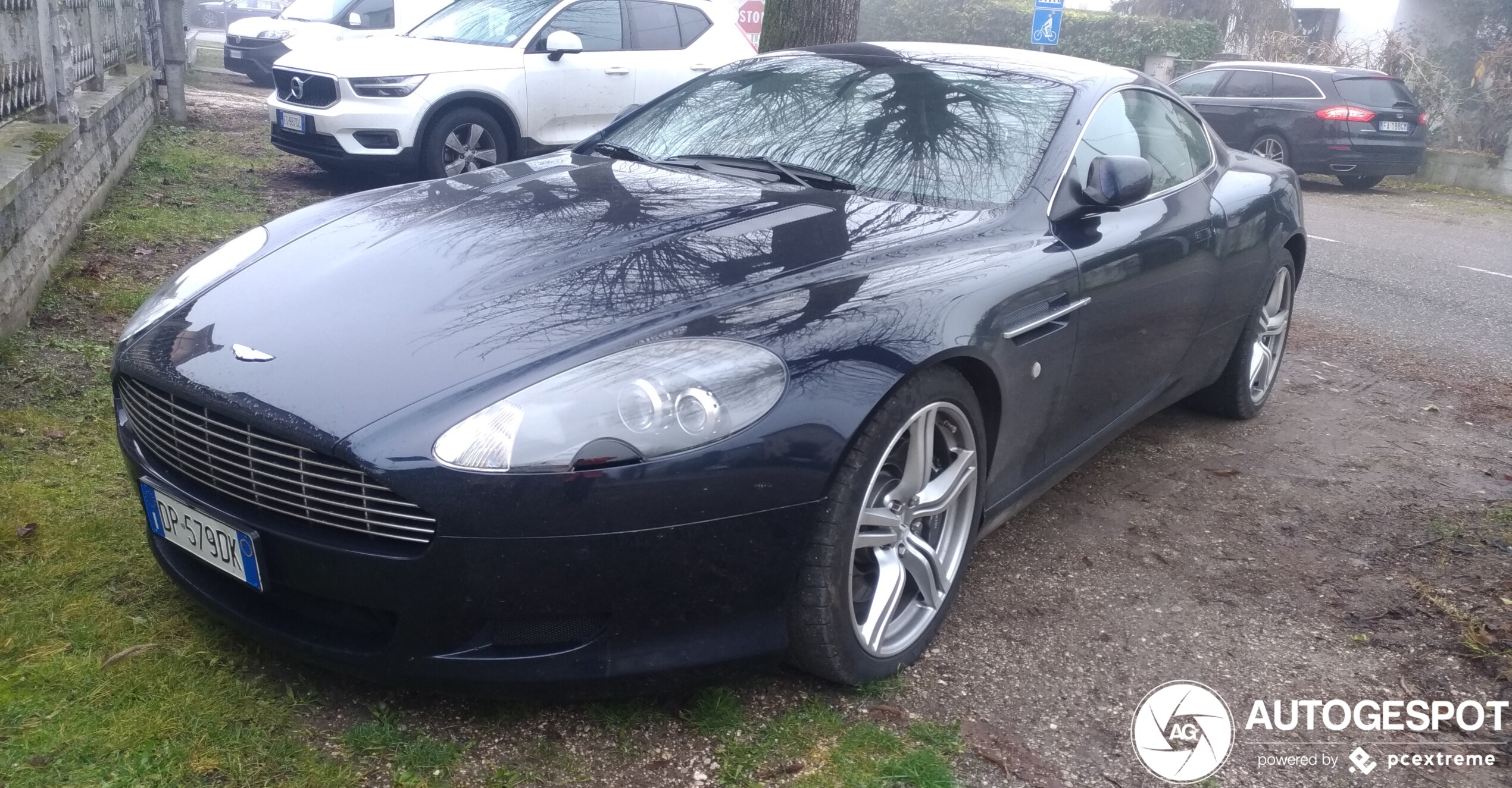 Aston Martin DB9