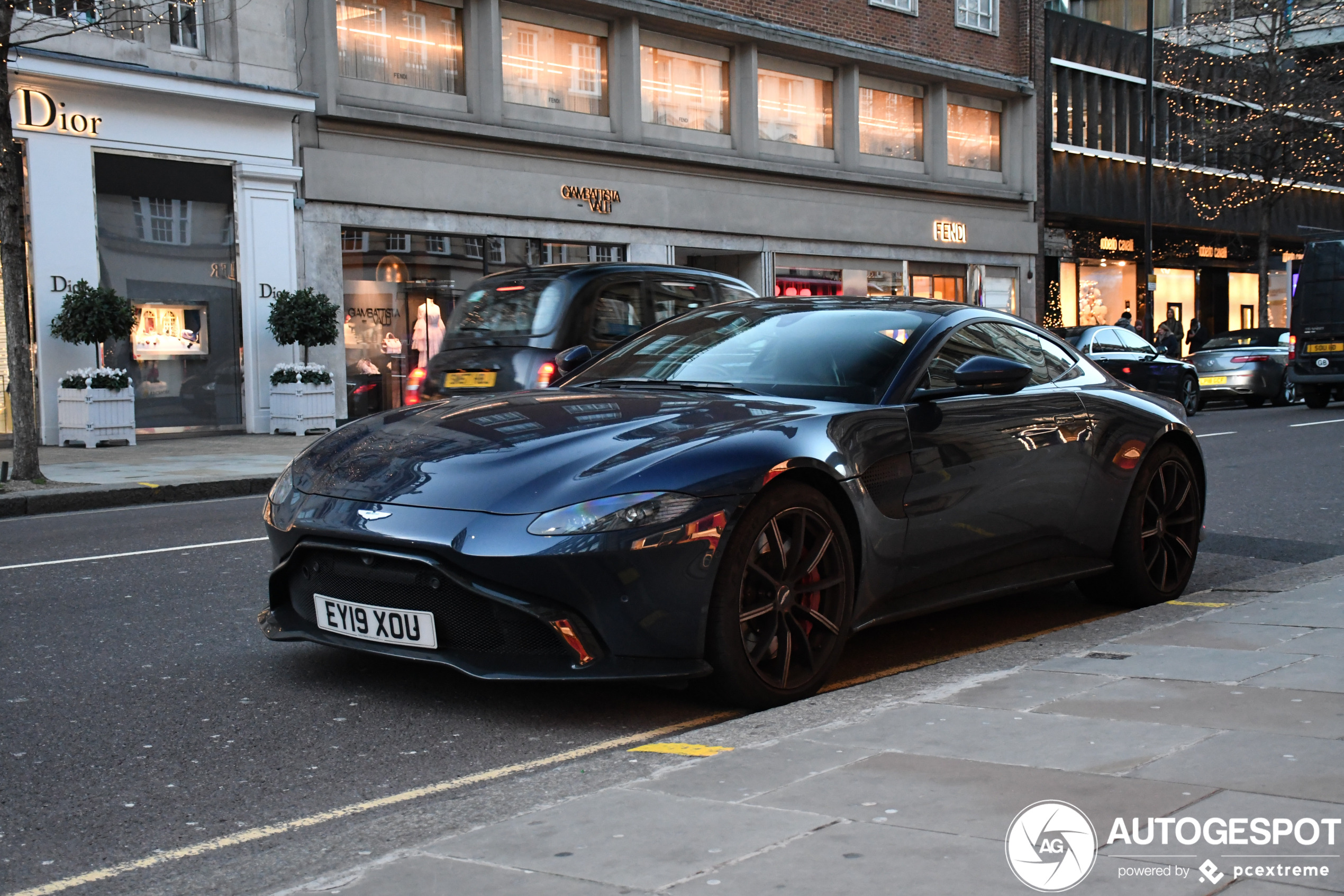 Aston Martin V8 Vantage 2018