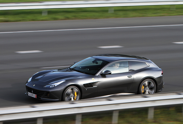 Ferrari GTC4Lusso