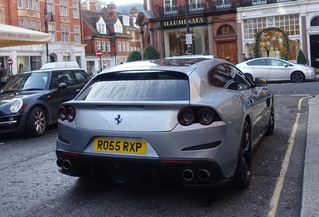 Ferrari GTC4Lusso T