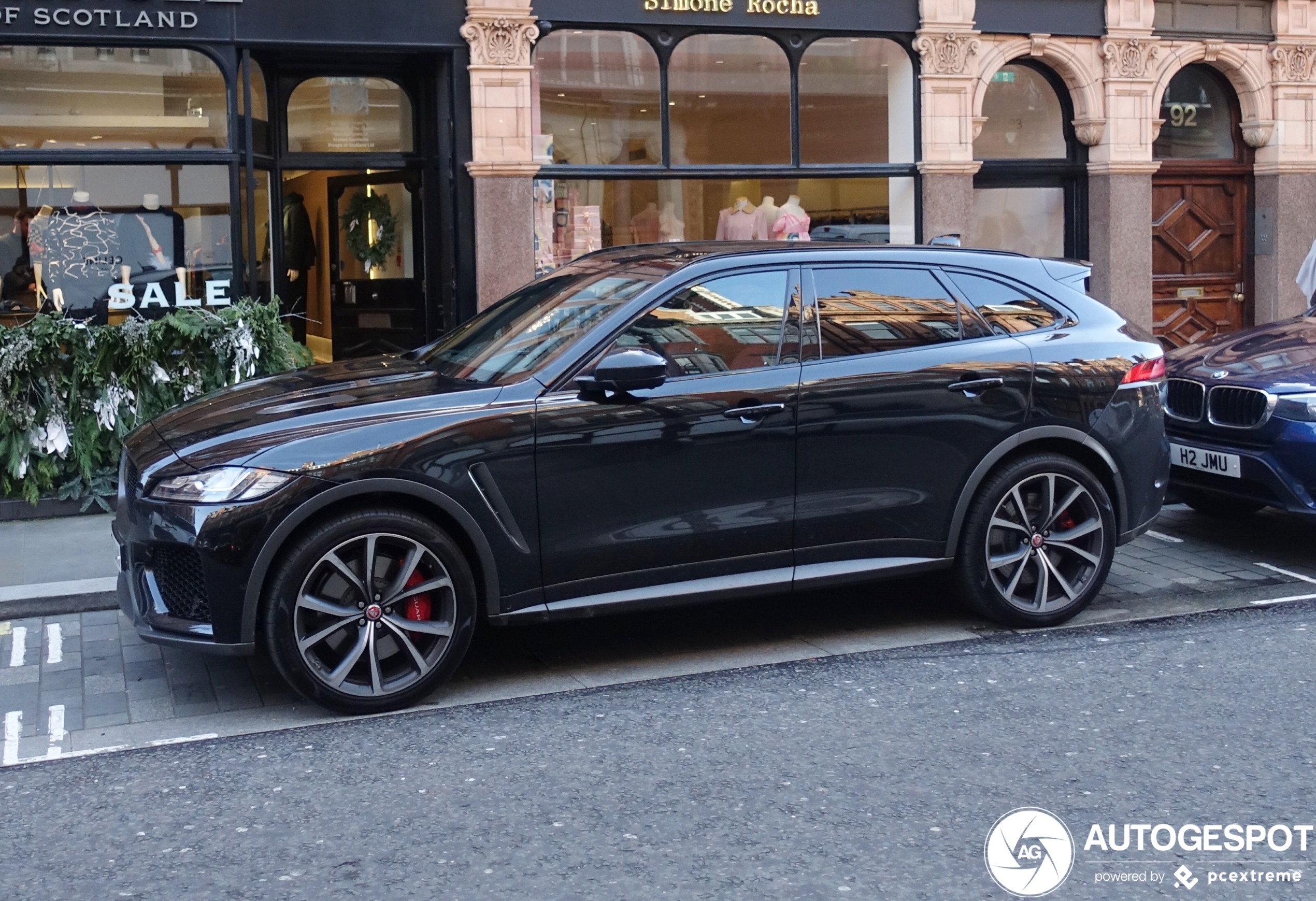 Jaguar F-PACE SVR