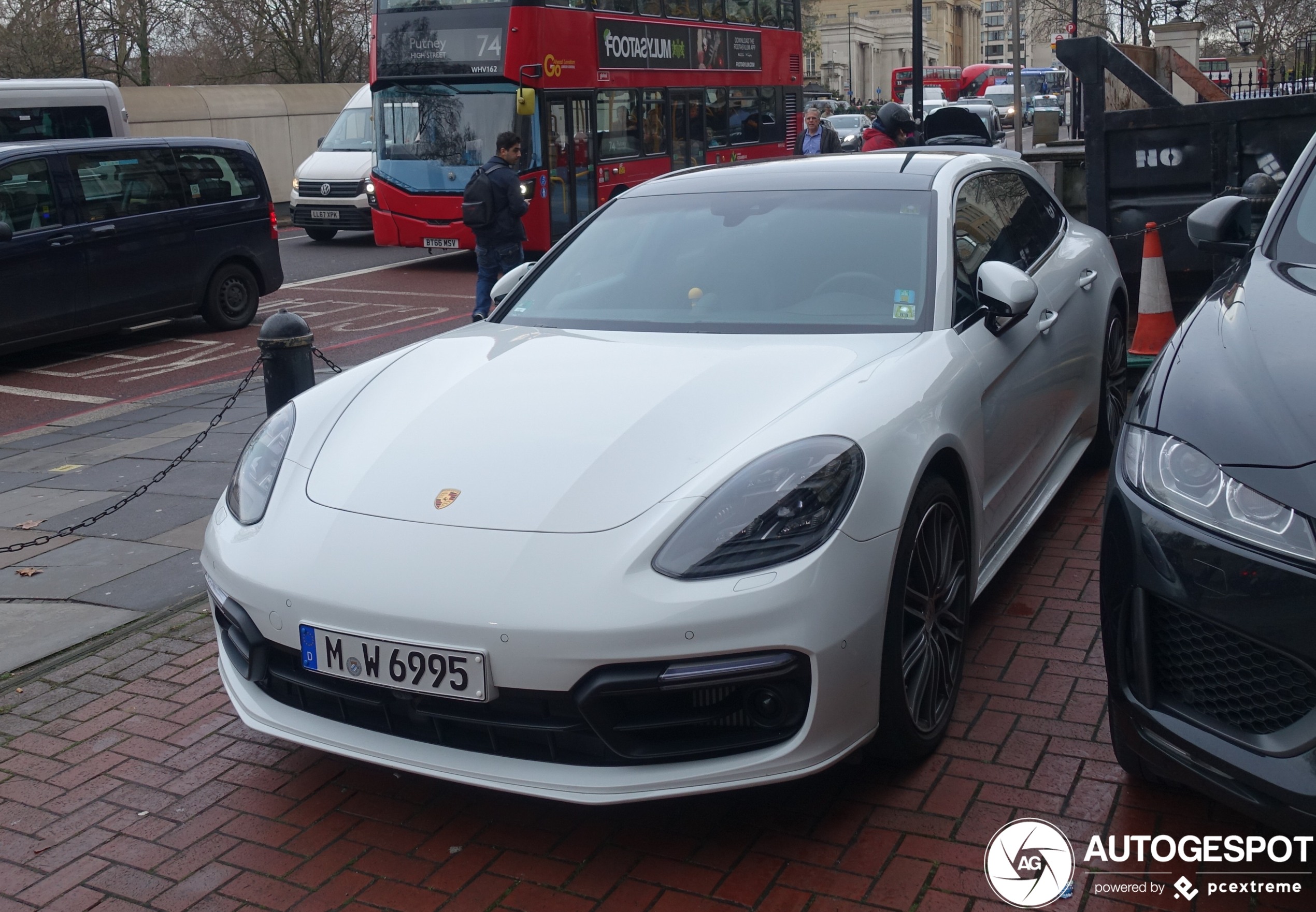 Porsche 971 Panamera Turbo Sport Turismo