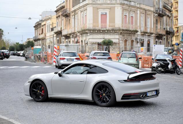 Porsche 992 Carrera 4S