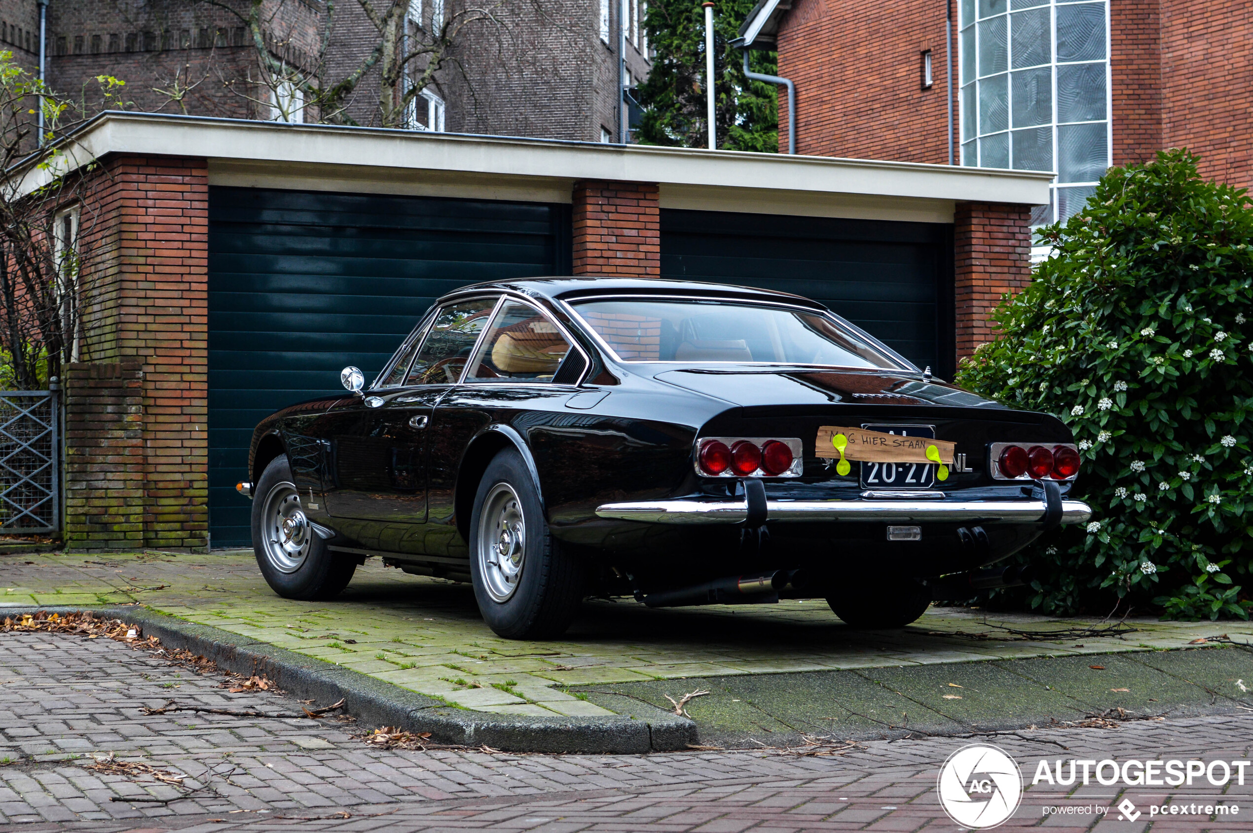 Ferrari 365 GT 2+2