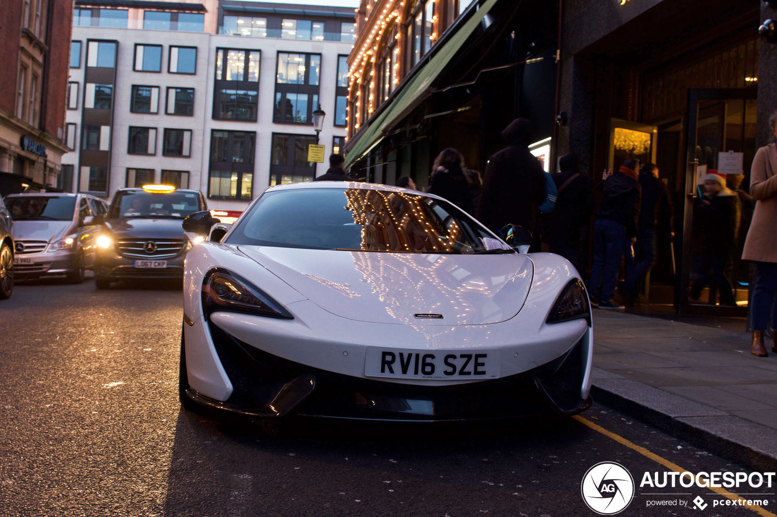 McLaren 570S