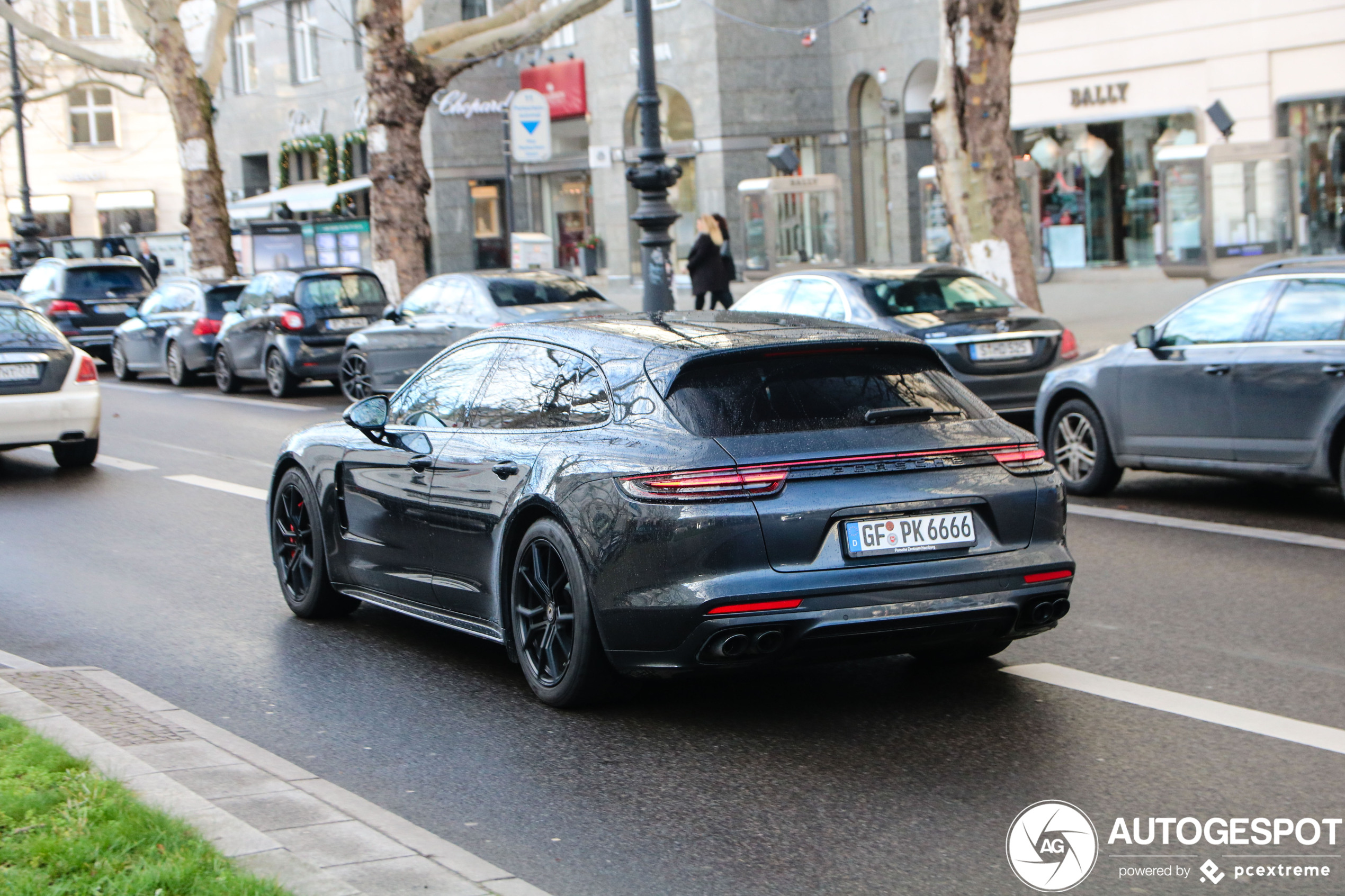 Porsche 971 Panamera GTS Sport Turismo