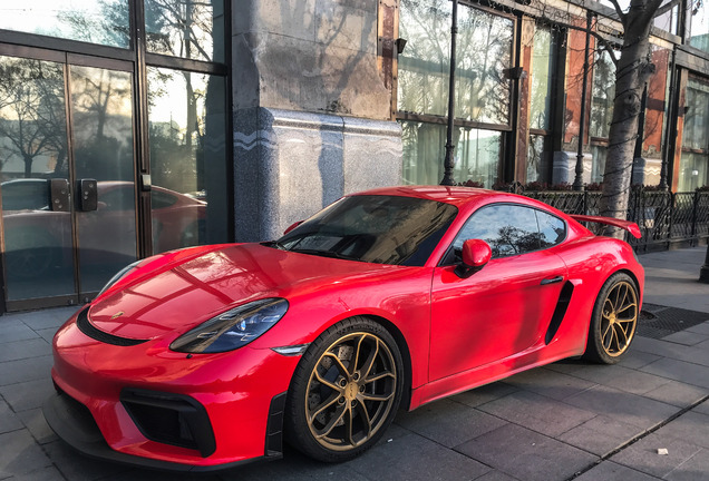 Porsche 718 Cayman GT4