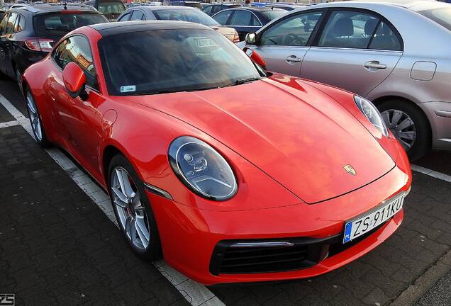 Porsche 992 Carrera 4S