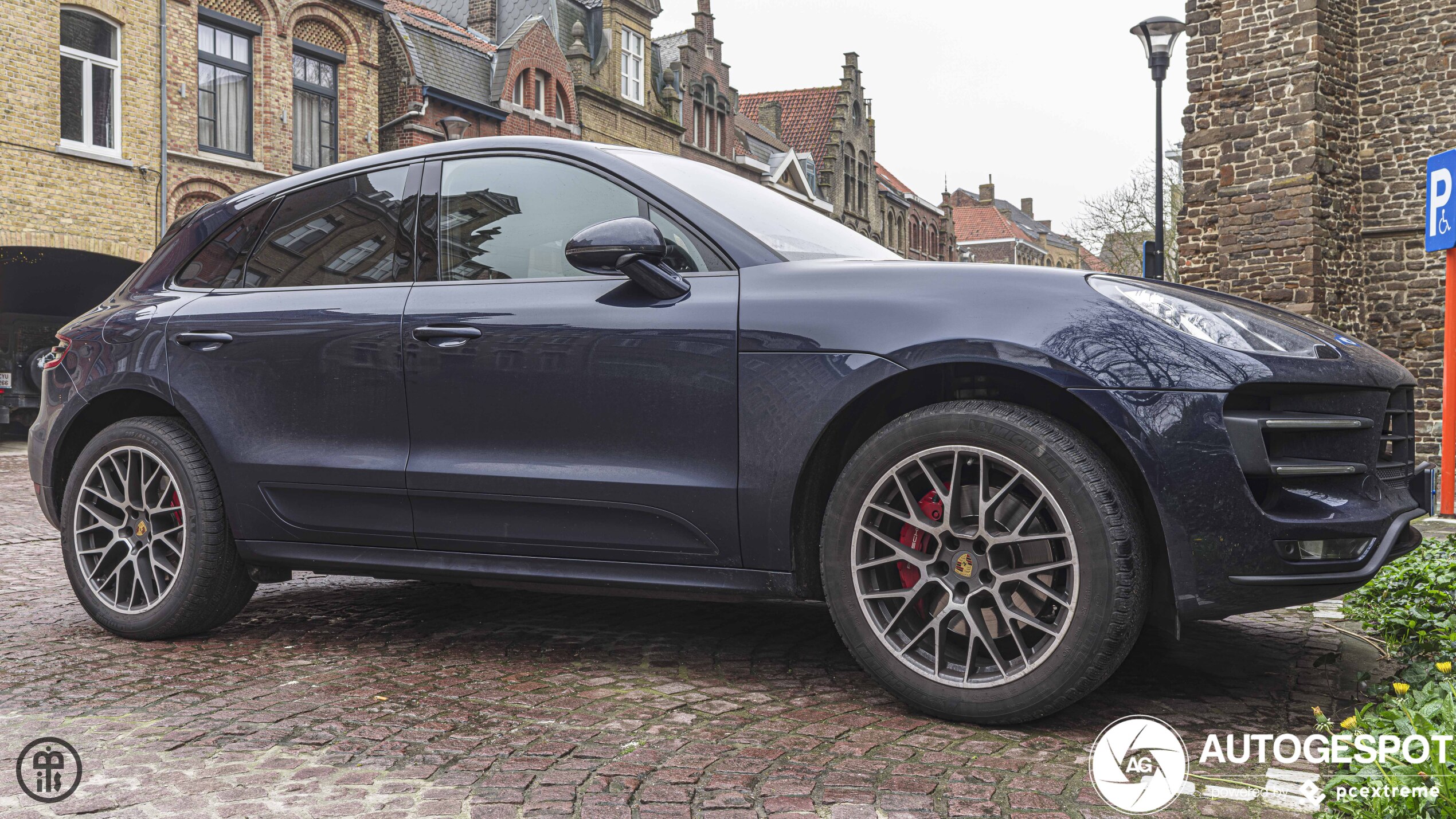 Porsche 95B Macan Turbo