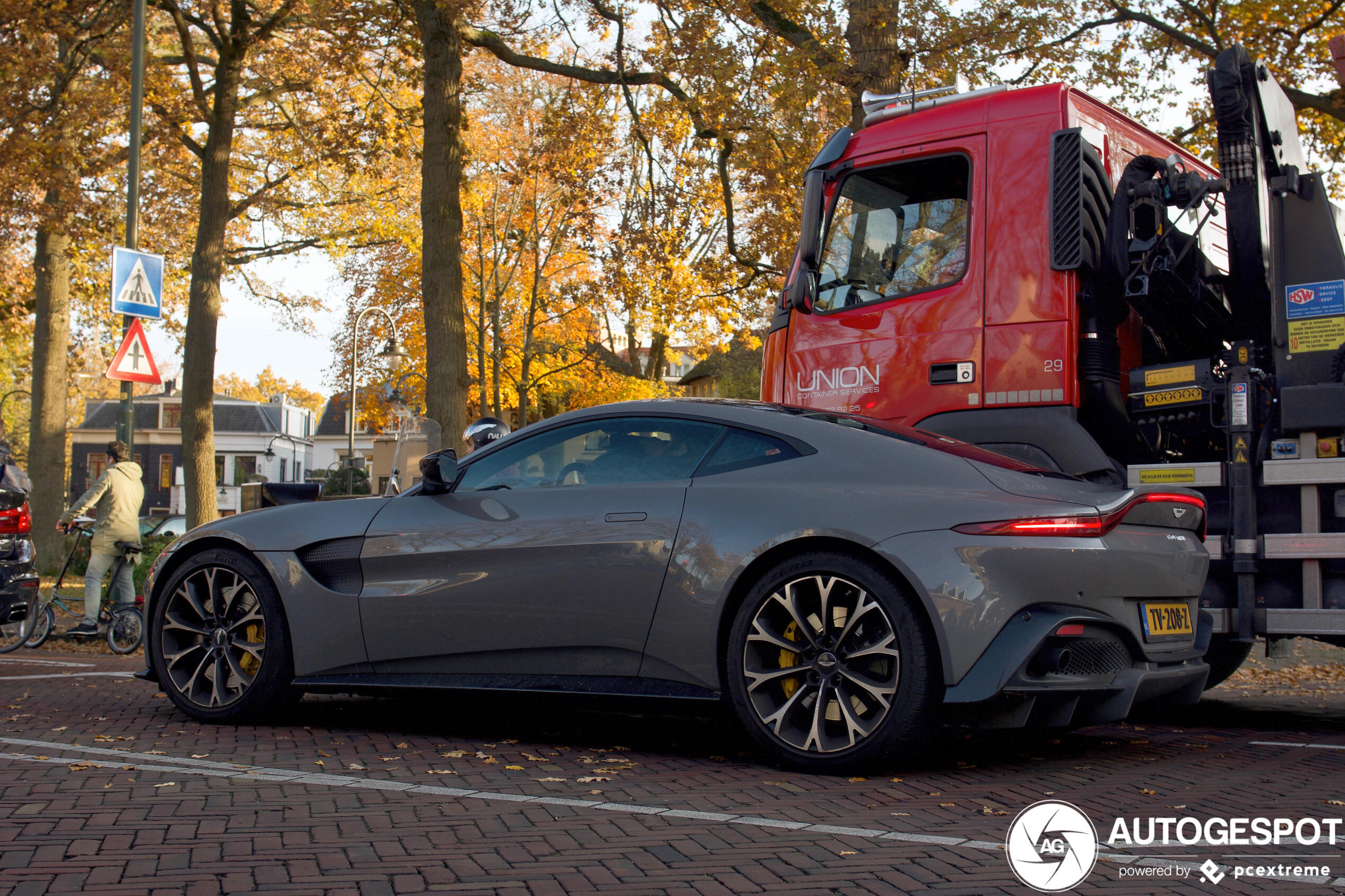 Aston Martin V8 Vantage 2018