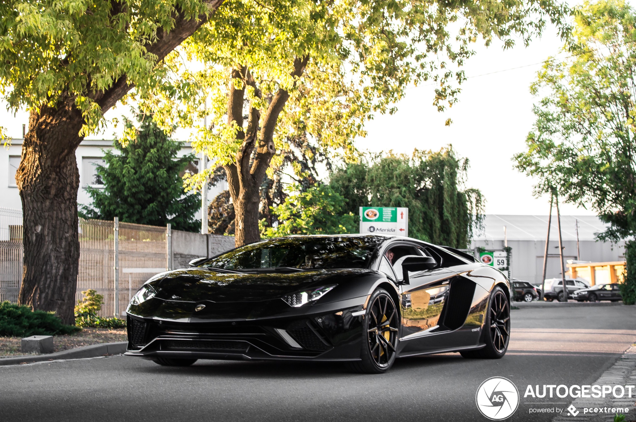 Lamborghini Aventador S LP740-4