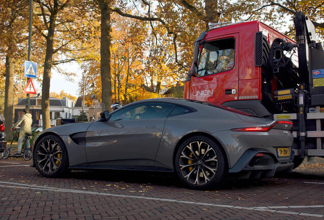 Aston Martin V8 Vantage 2018