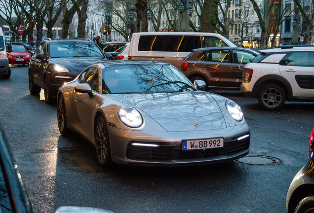 Porsche 992 Carrera 4S