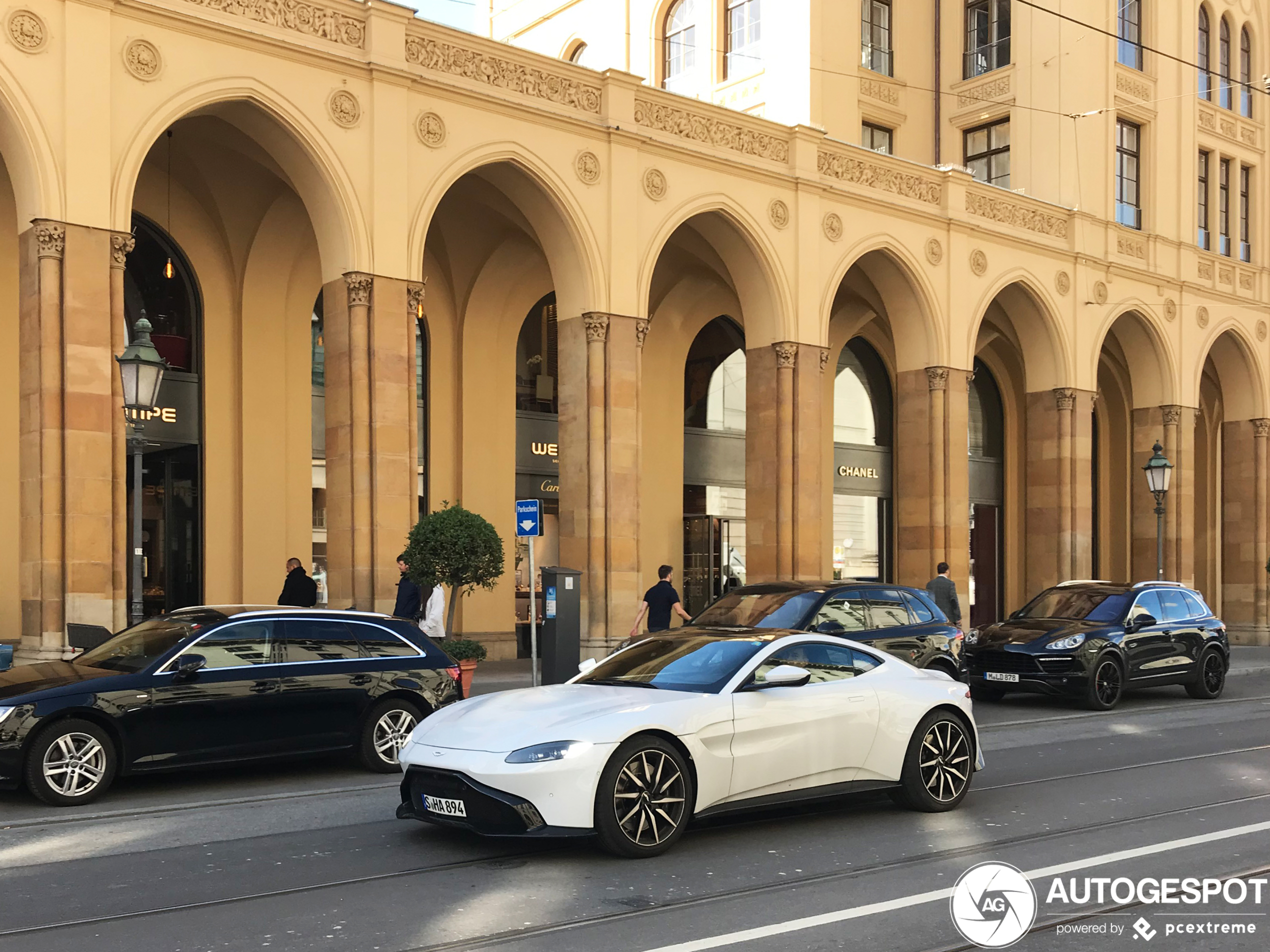 Aston Martin V8 Vantage 2018