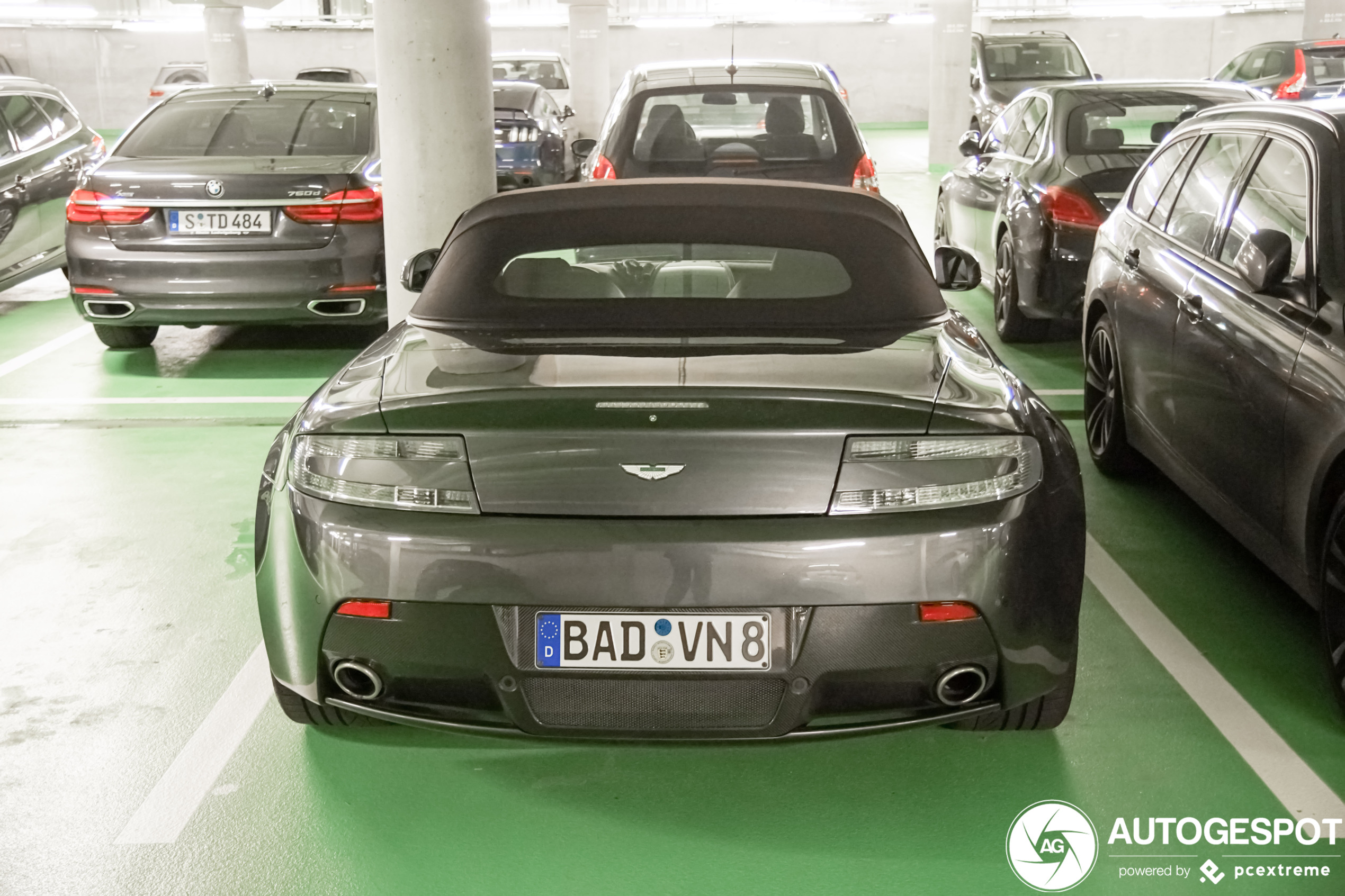 Aston Martin V8 Vantage Roadster 2012