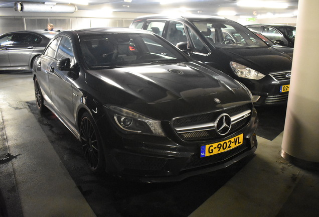 Mercedes-Benz CLA 45 AMG C117