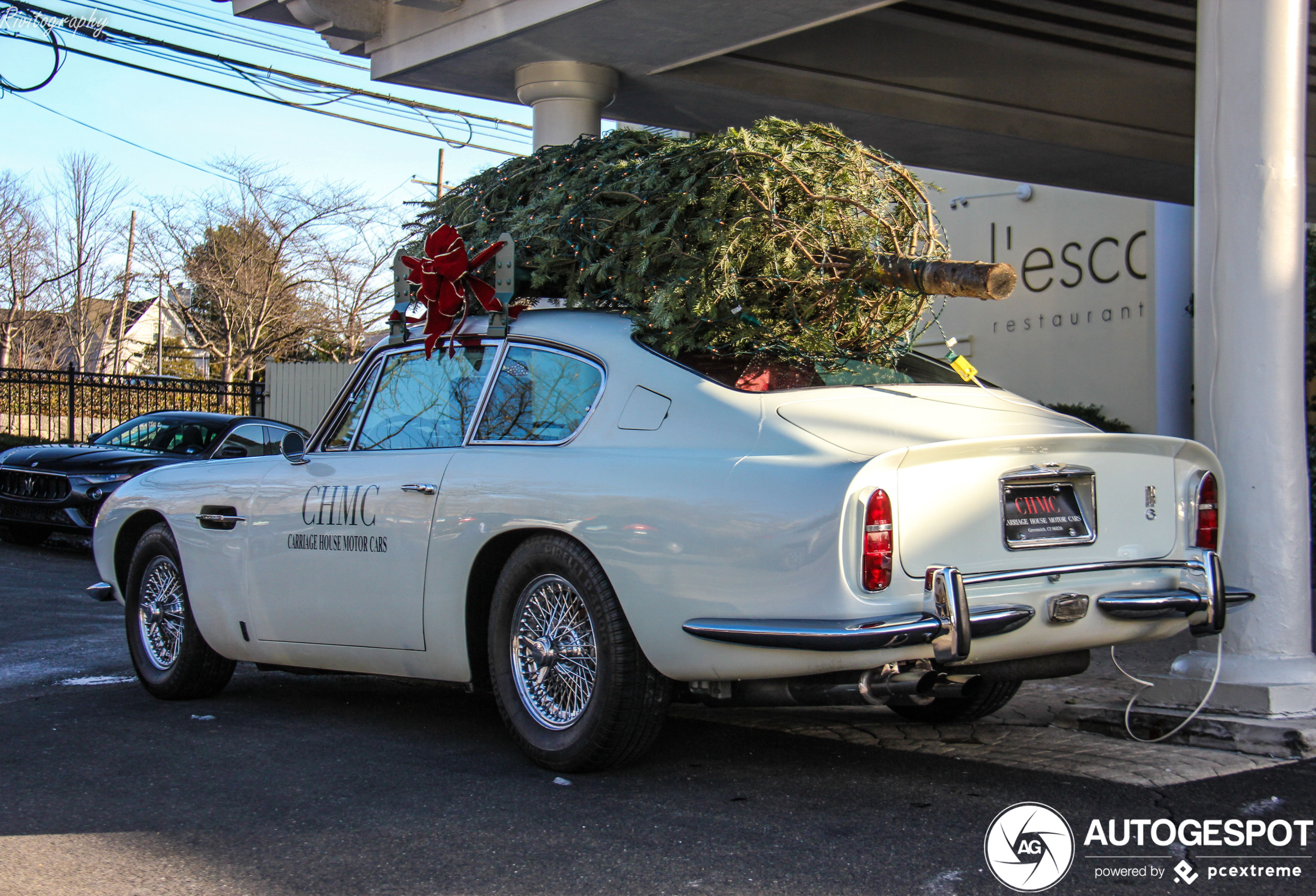 Aston Martin DB6 Vantage MKI